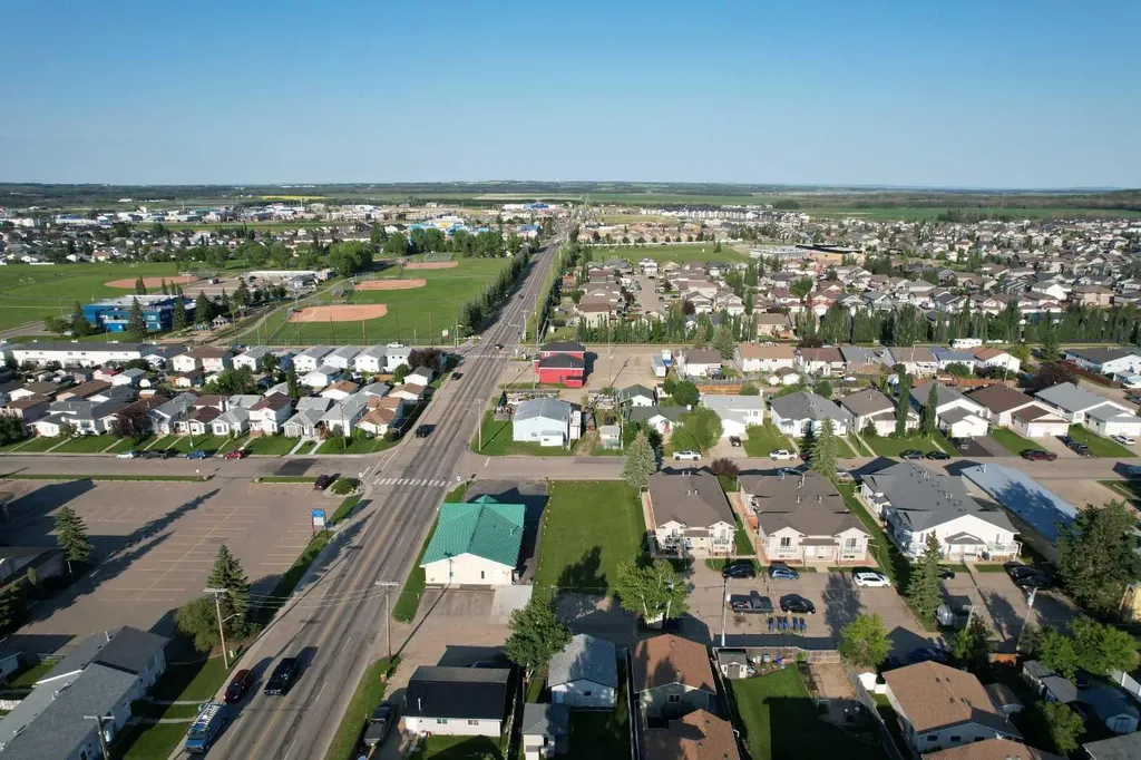4634 45 Street Sylvan Lake AB T4S 1P1