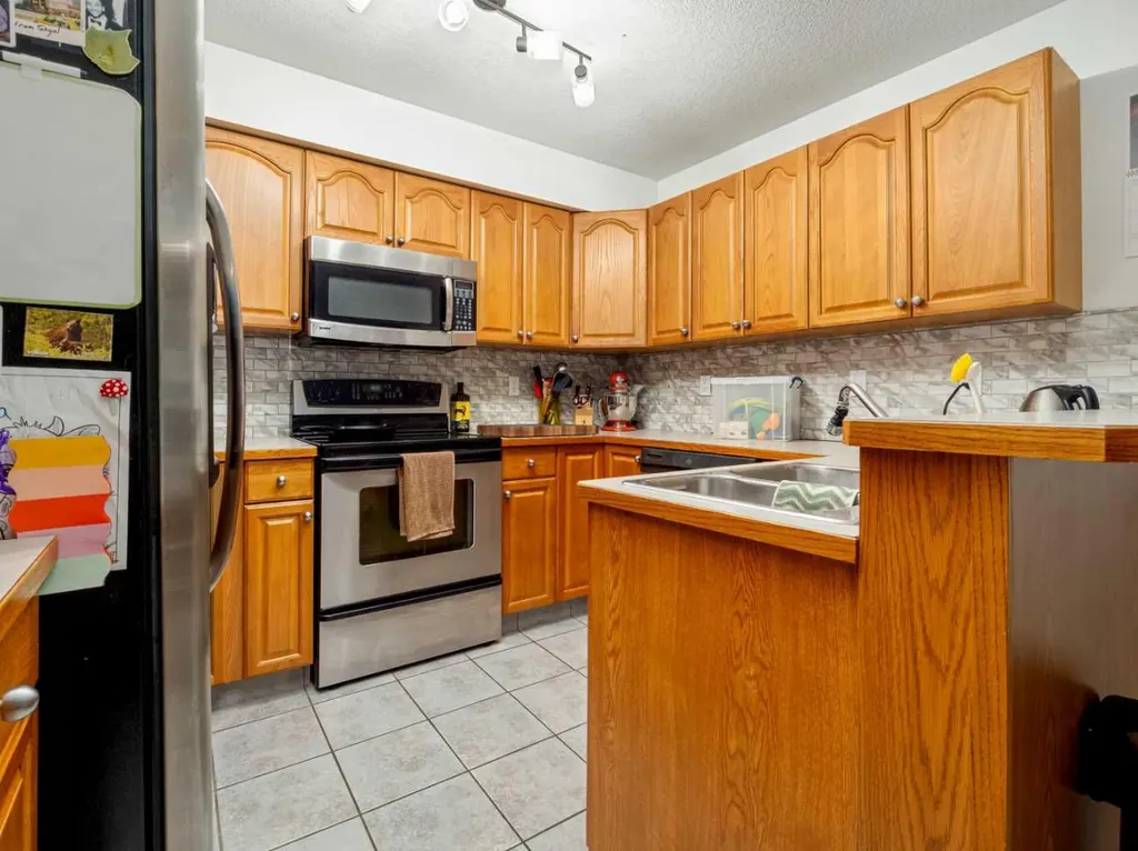 23 Chilcotin Lane W Lethbridge AB T1K 7S2