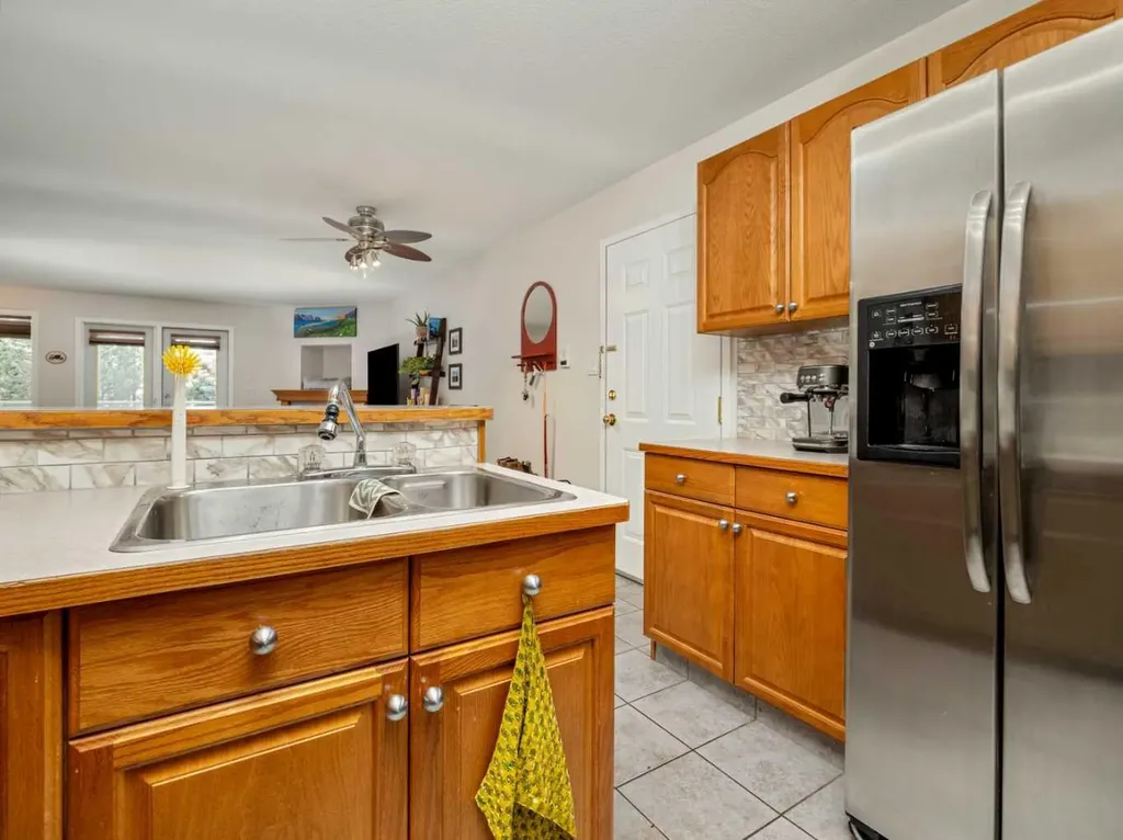 23 Chilcotin Lane W Lethbridge AB T1K 7L8
