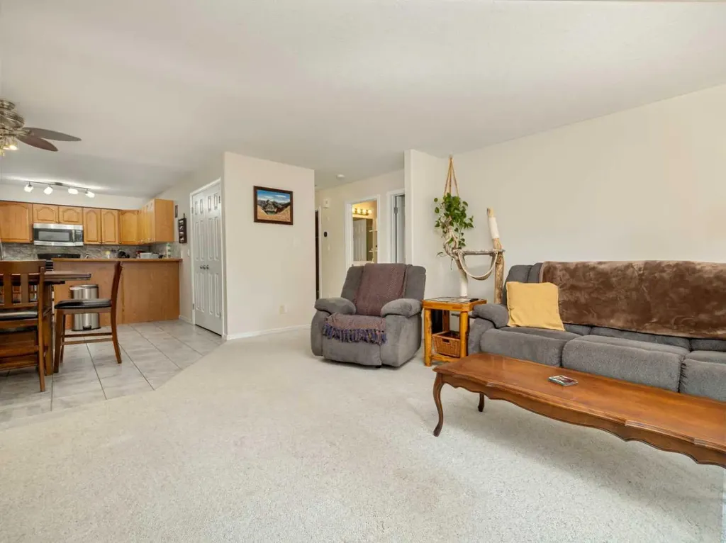 23 Chilcotin Lane W Lethbridge AB T1K 7L8