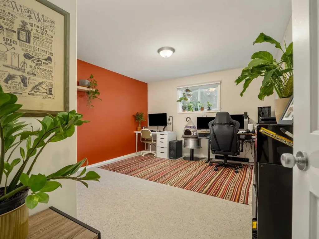 23 Chilcotin Lane W Lethbridge AB T1K 7L8