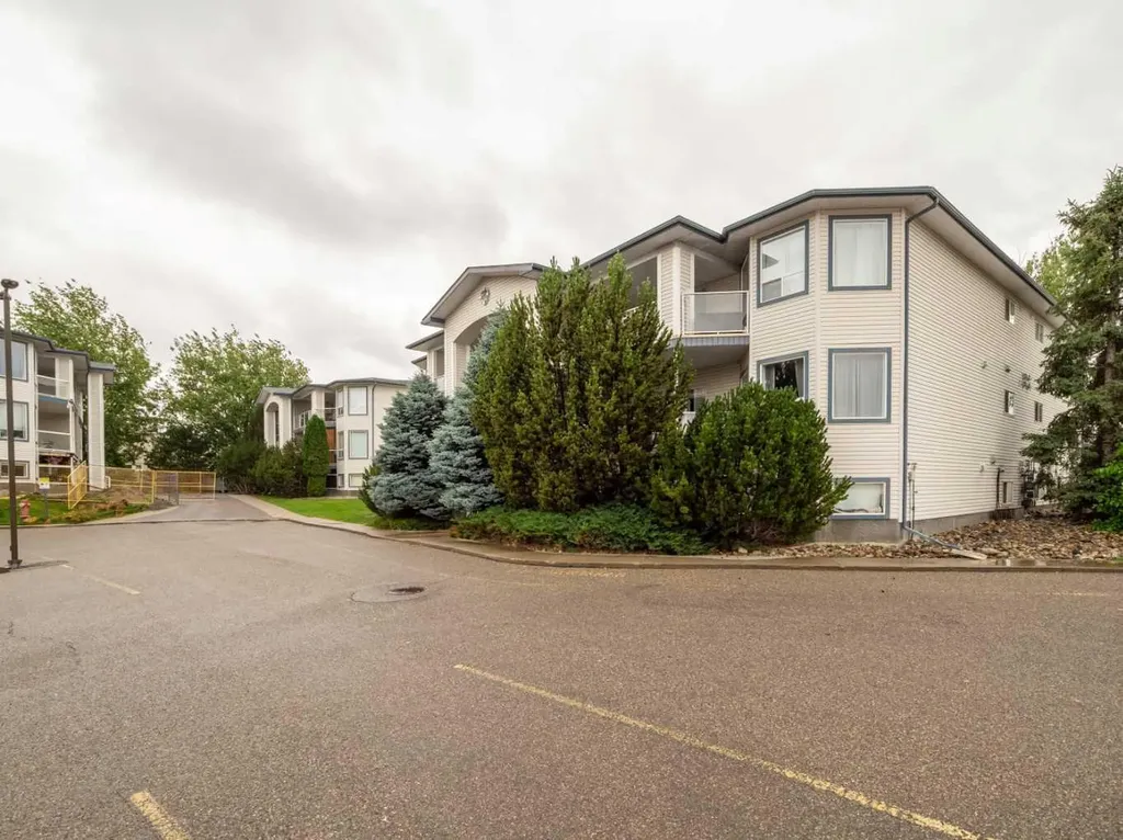 23 Chilcotin Lane W Lethbridge AB T1K 7S2
