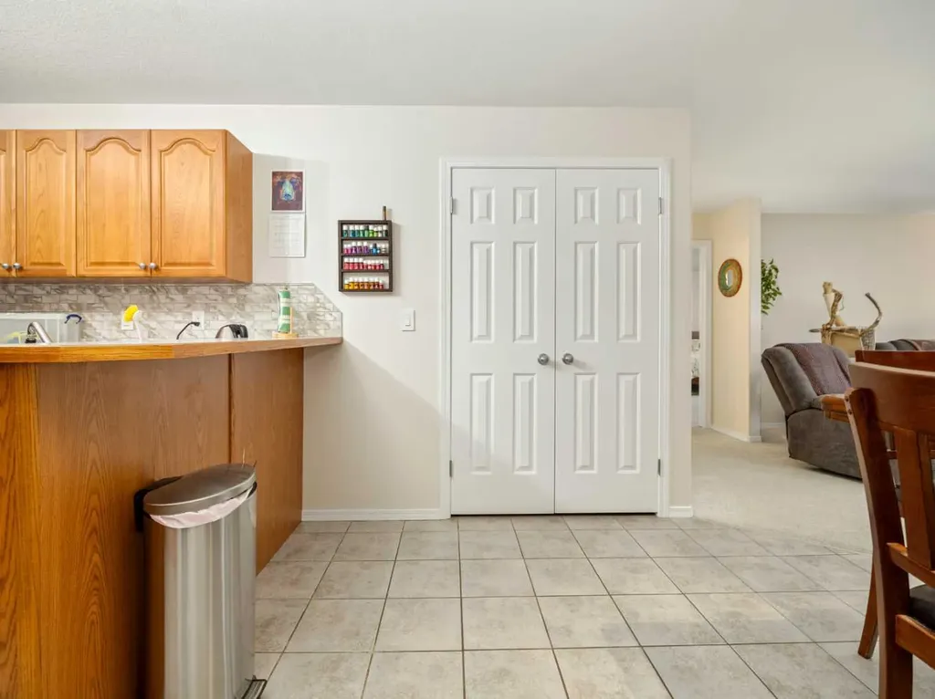 23 Chilcotin Lane W Lethbridge AB T1K 7L8