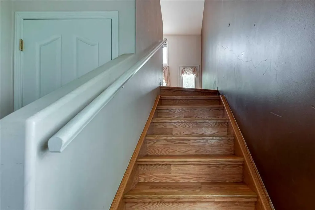 13 Kerry Wood Mews Red Deer AB T4N 7B8