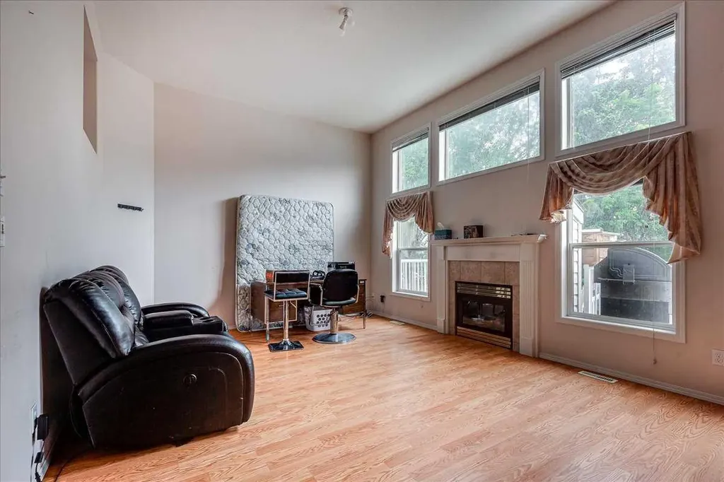 13 Kerry Wood Mews Red Deer AB T4N 7B8