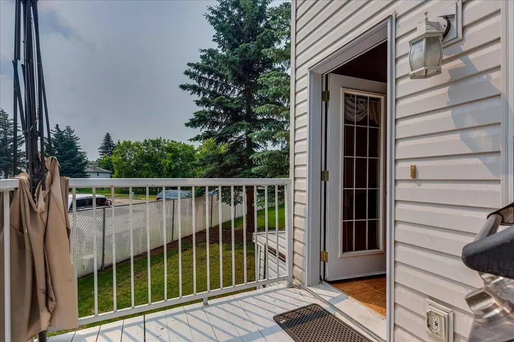13 Kerry Wood Mews Red Deer AB T4N 7B8