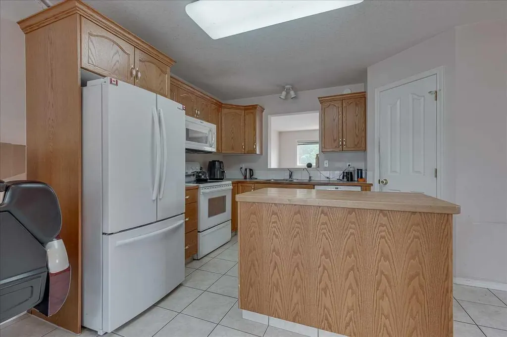13 Kerry Wood Mews Red Deer AB T4N 7B8