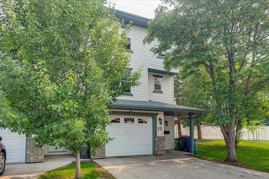 13 Kerry Wood Mews Red Deer AB T4N 7B8