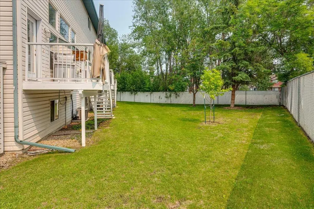 13 Kerry Wood Mews Red Deer AB T4N 7B8
