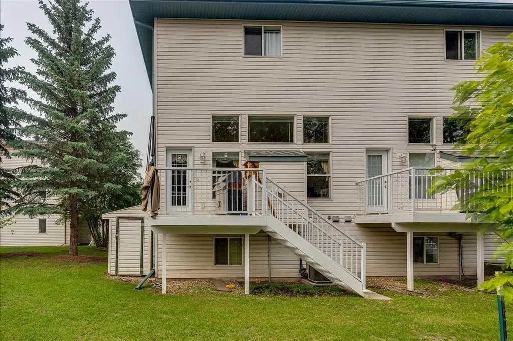 13 Kerry Wood Mews Red Deer AB T4N 7B8