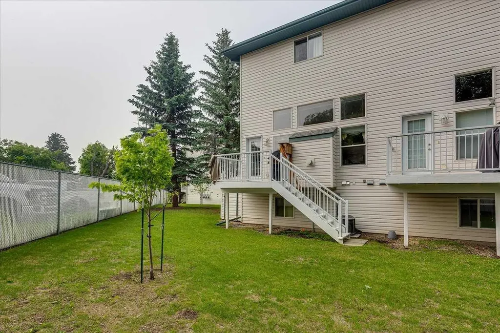 13 Kerry Wood Mews Red Deer AB T4N 7B8