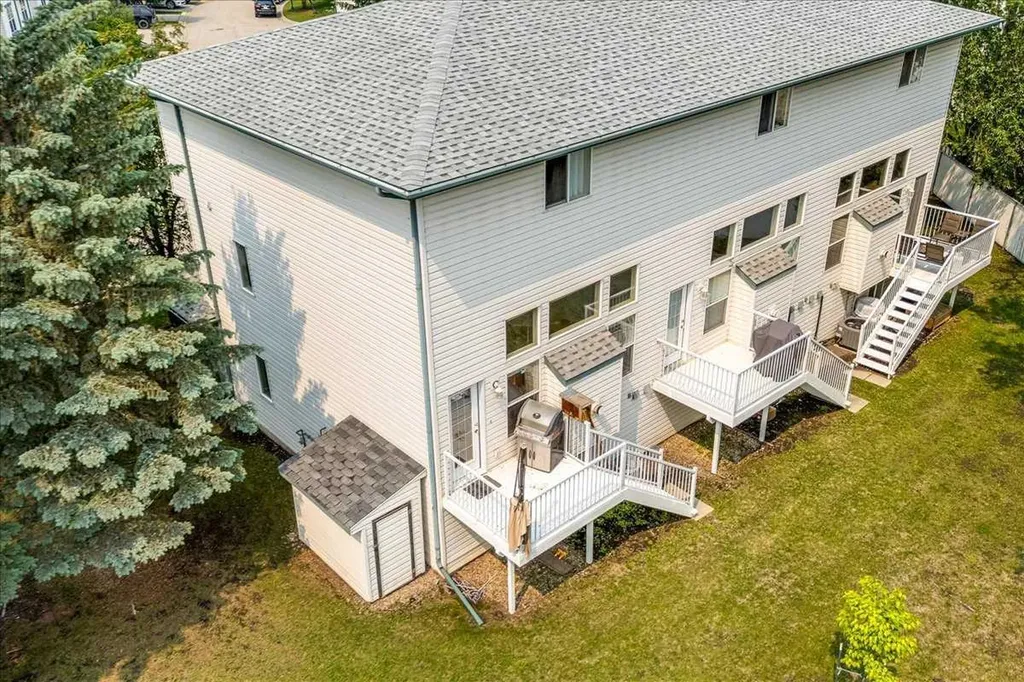 13 Kerry Wood Mews Red Deer AB T4N 7B8