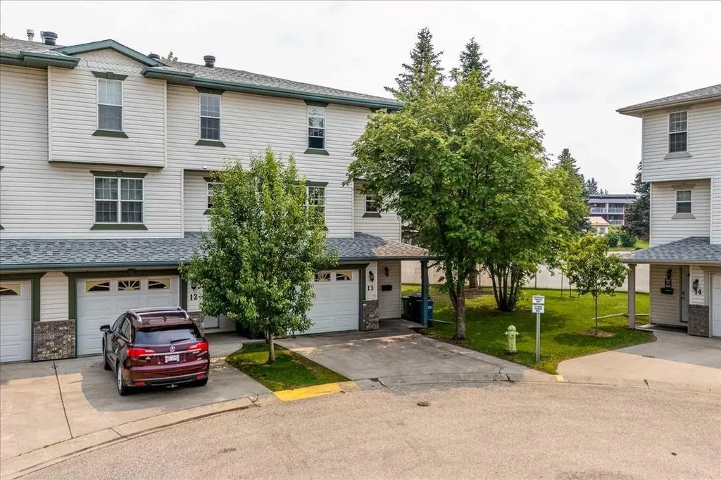 13 Kerry Wood Mews Red Deer AB T4N 7B8