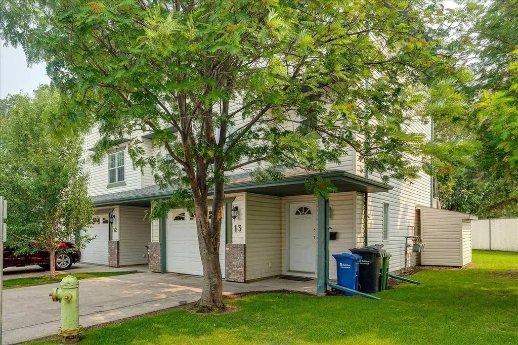 13 Kerry Wood Mews Red Deer AB T4N 7B8