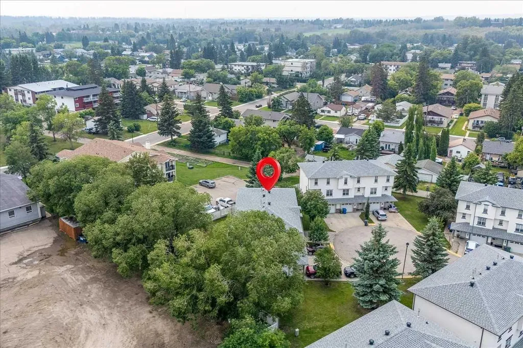13 Kerry Wood Mews Red Deer AB T4N 7B8