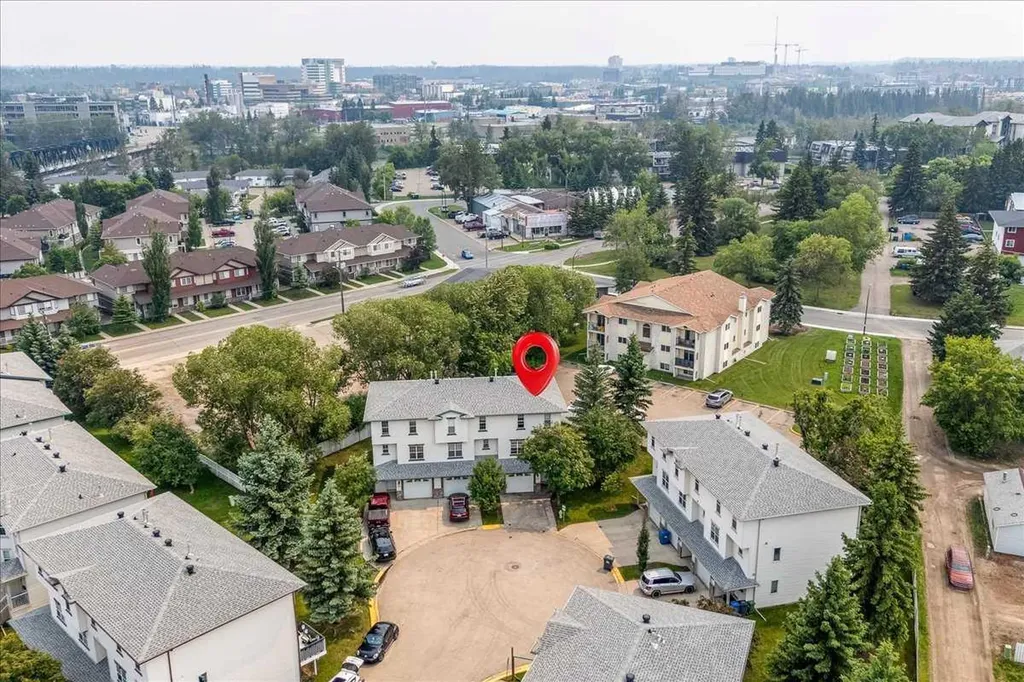 13 Kerry Wood Mews Red Deer AB T4N 7B8
