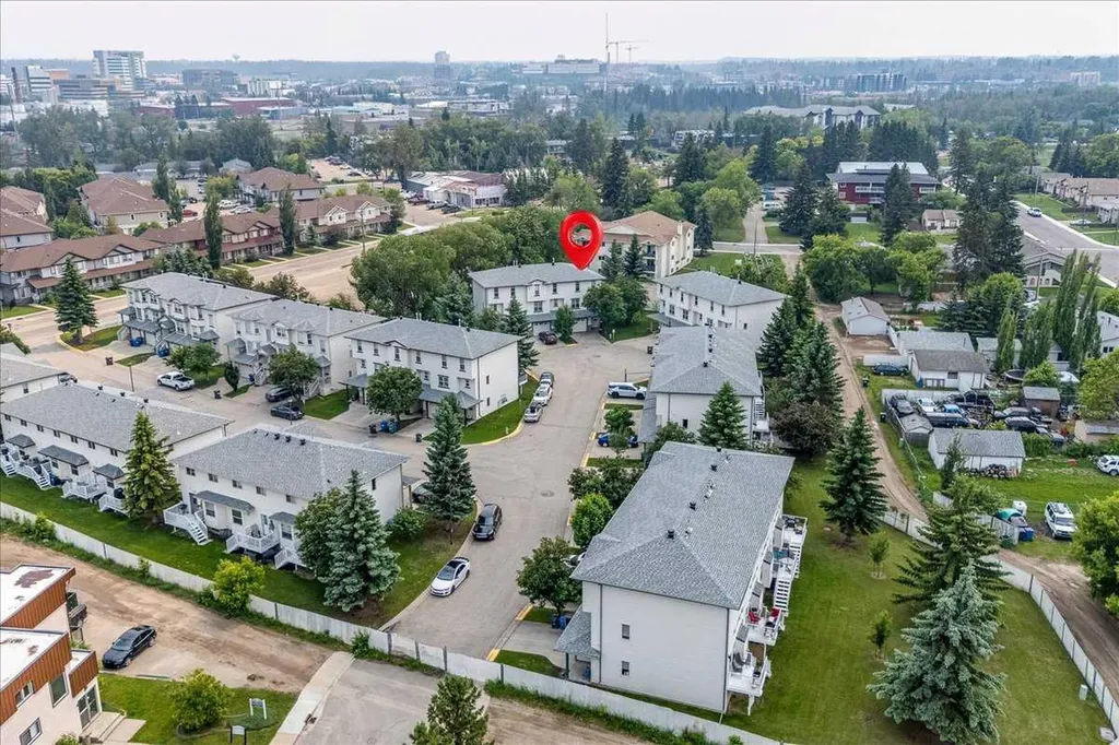 13 Kerry Wood Mews Red Deer AB T4N 7B8