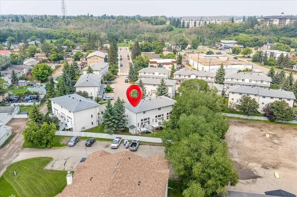 13 Kerry Wood Mews Red Deer AB T4N 7B8