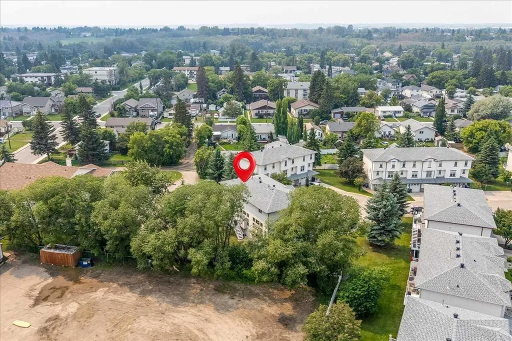 13 Kerry Wood Mews Red Deer AB T4N 7B8