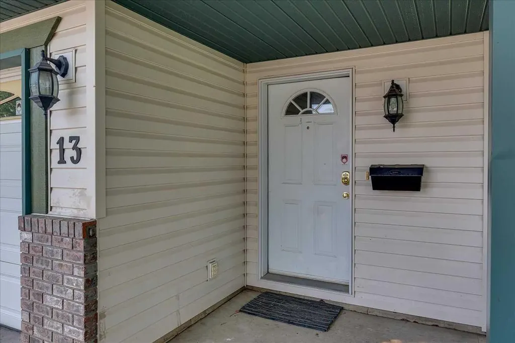 13 Kerry Wood Mews Red Deer AB T4N 7B8