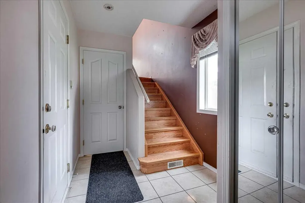 13 Kerry Wood Mews Red Deer AB T4N 7B8