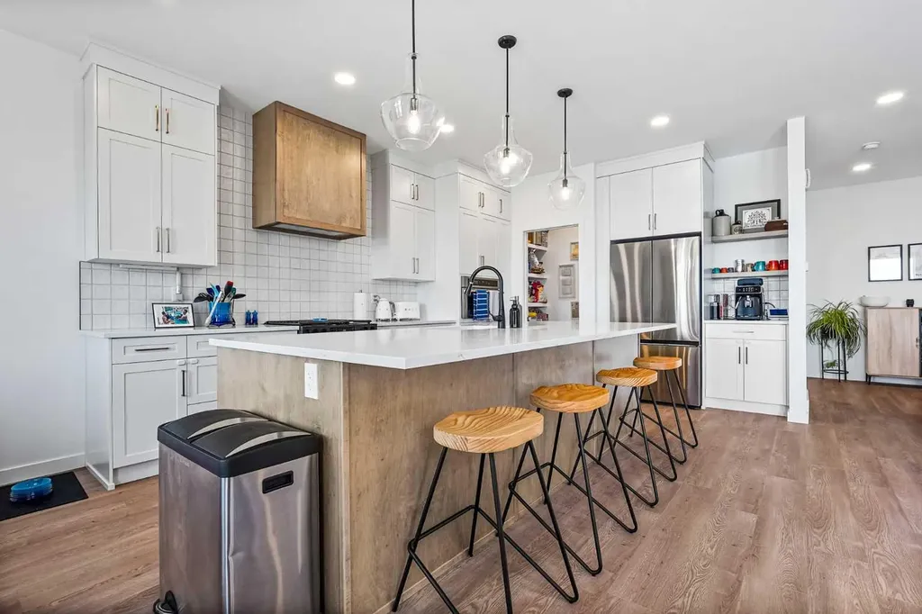 4618 31 Avenue S Lethbridge AB T1K 8J8