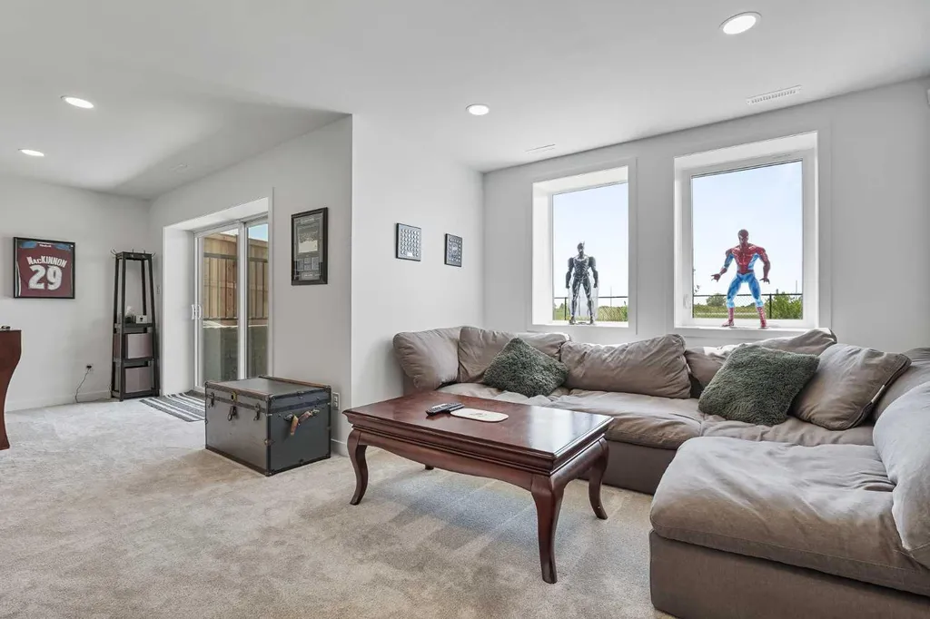 4618 31 Avenue S Lethbridge AB T1K 8J8