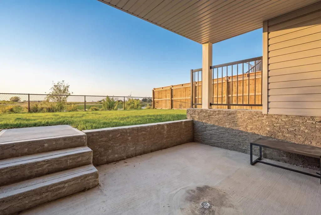 4618 31 Avenue S Lethbridge AB T1K 8J8