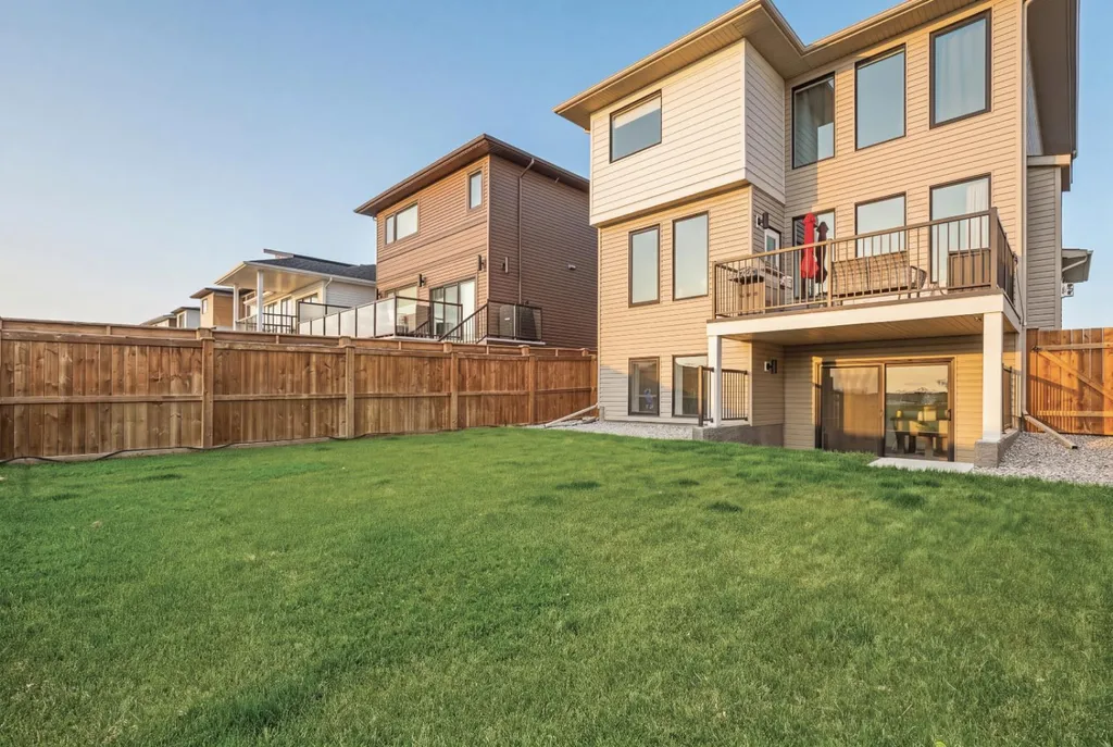 4618 31 Avenue S Lethbridge AB T1K 8J8
