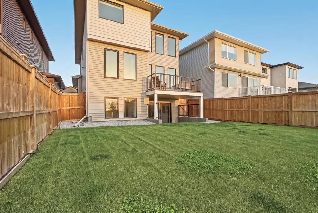 4618 31 Avenue S Lethbridge AB T1K 8J8