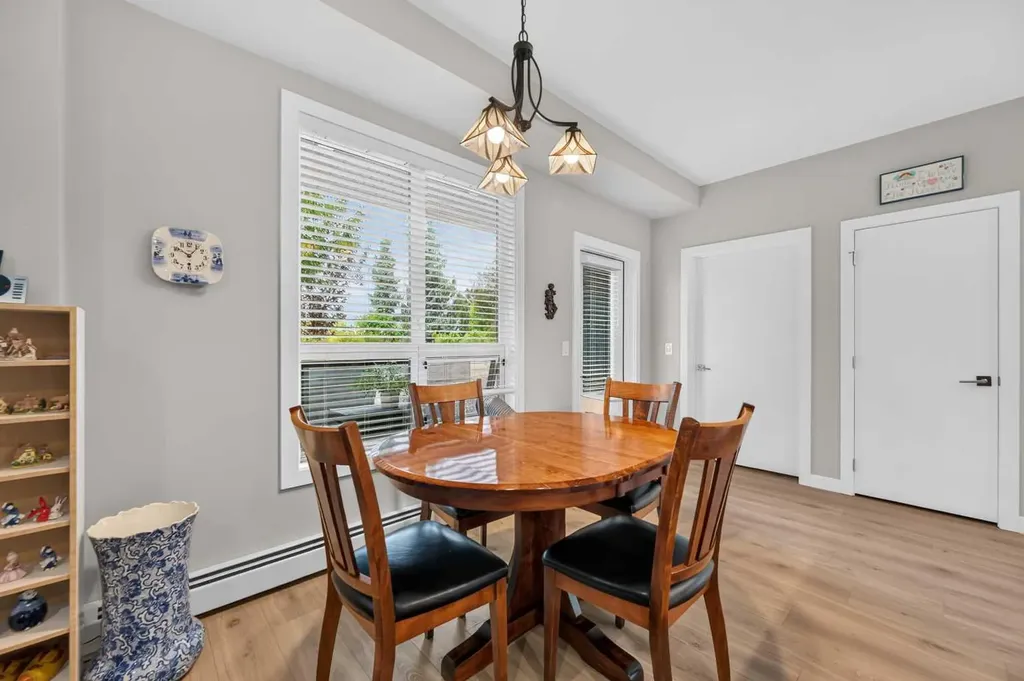 383 Smith Street NW Calgary AB T3B 6J9