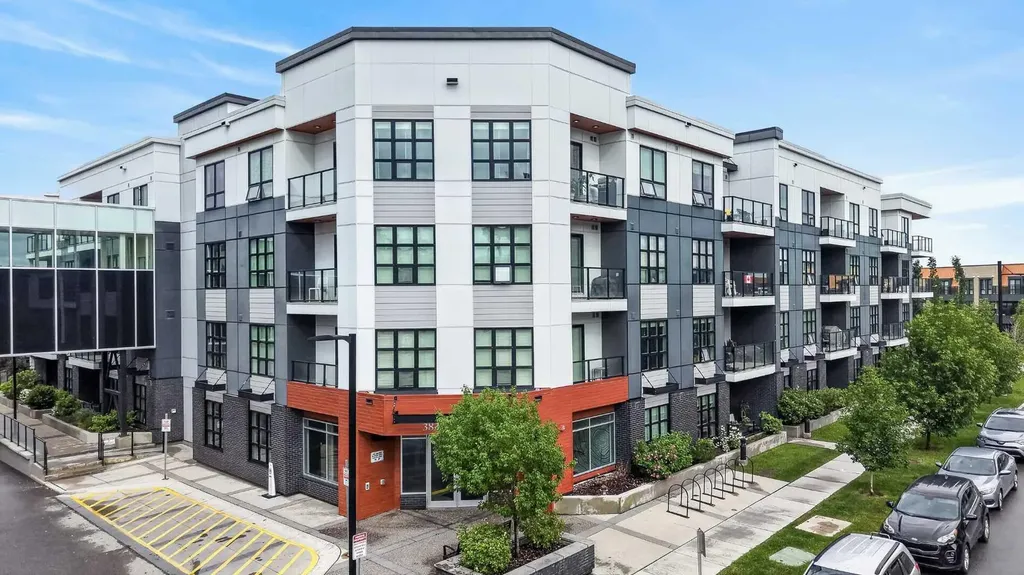 383 Smith Street NW Calgary AB T3B 6J9