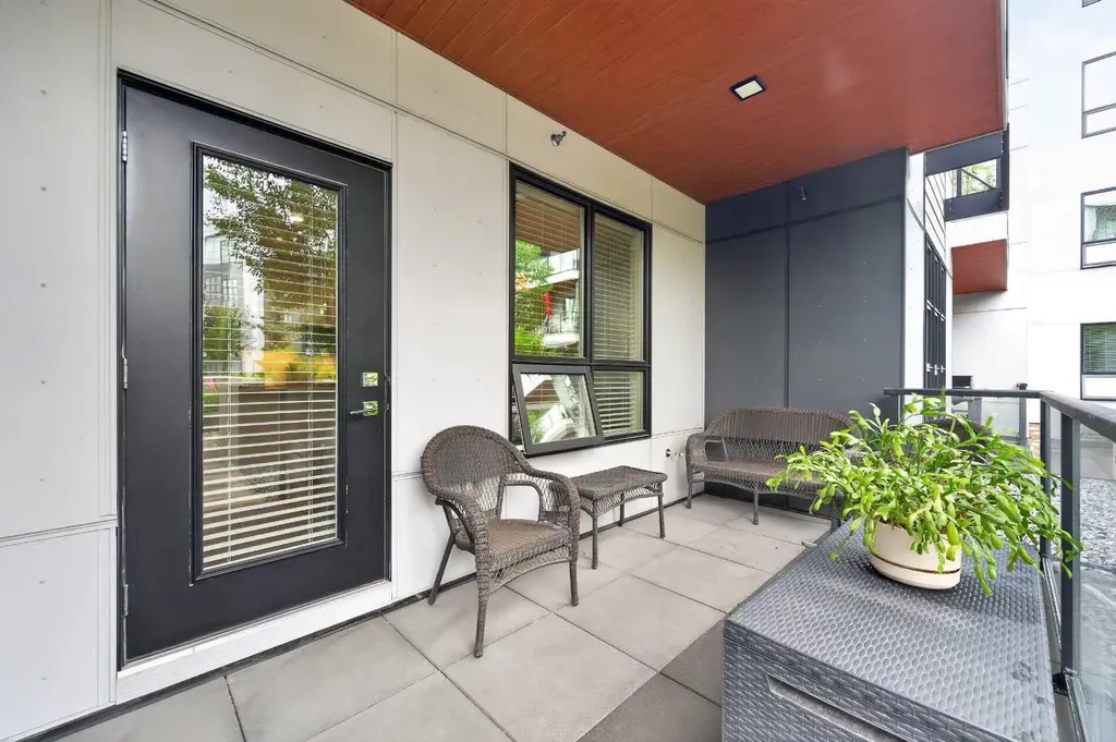 383 Smith Street NW Calgary AB T3B 6J9