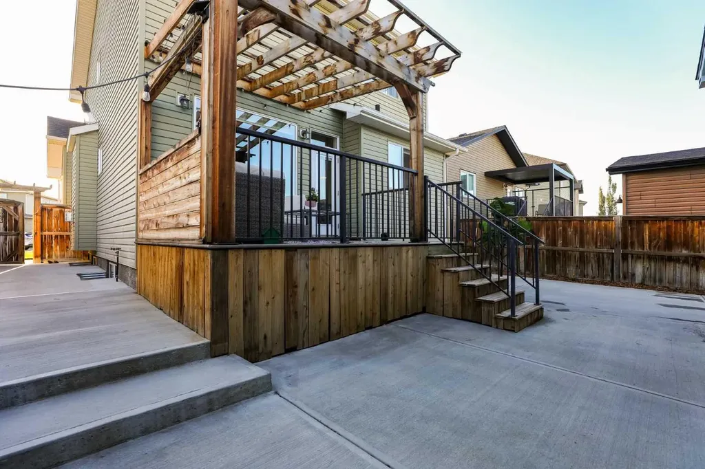 939 Maydell Palmer Vista N Lethbridge AB T1H7B7