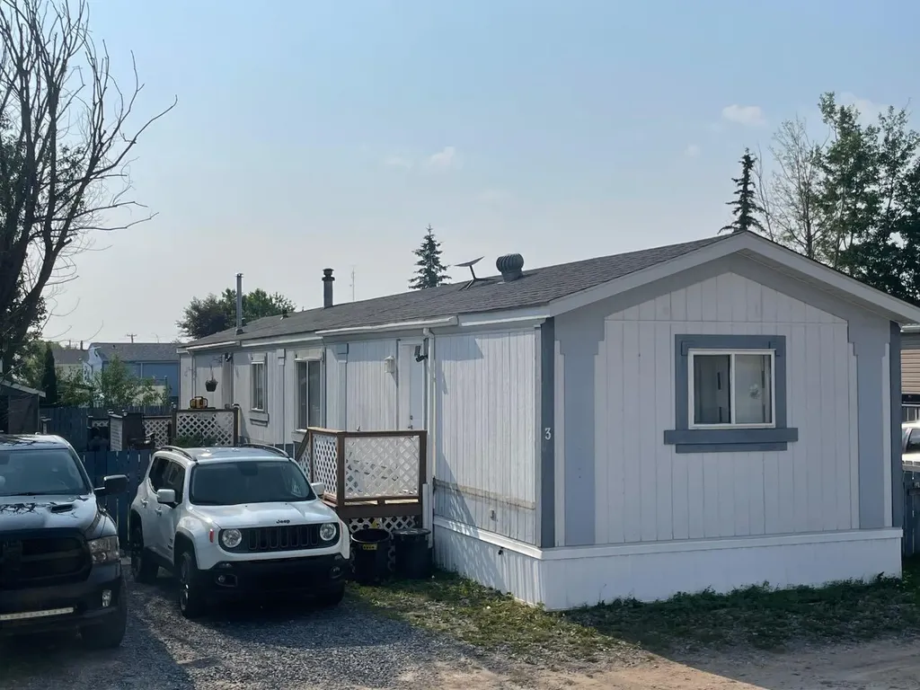 3 Evergreen Village Whitecourt AB T7S 1J1