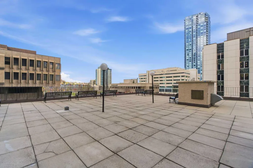 221 6 Avenue SE Calgary AB T2G 4Z9