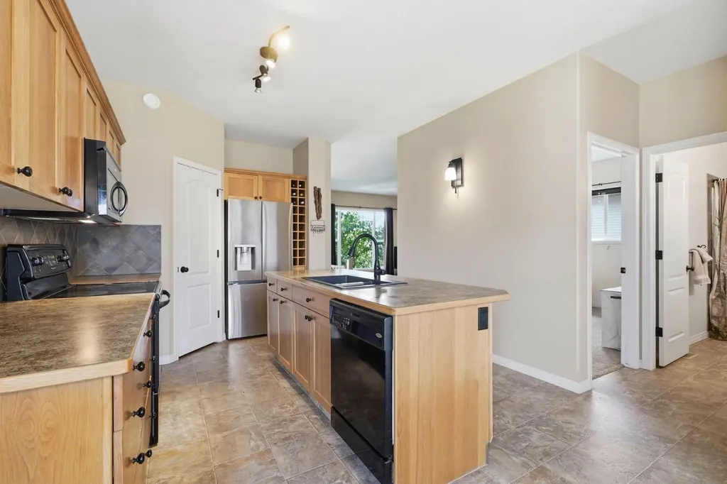 104 Oak Drive Red Deer AB T4P 0C8