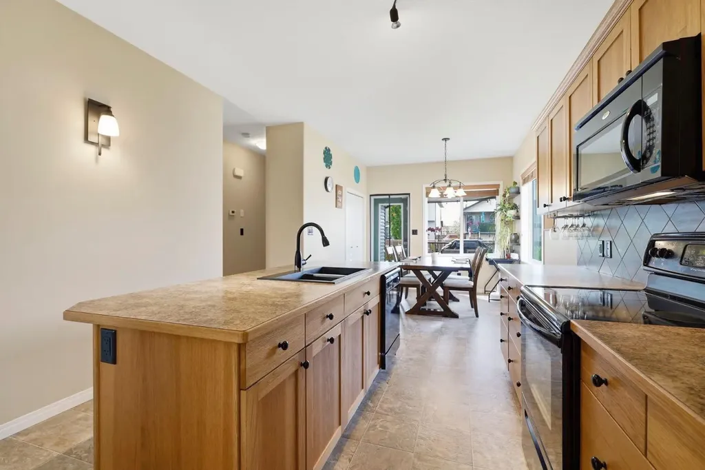 104 Oak Drive Red Deer AB T4P 0C8