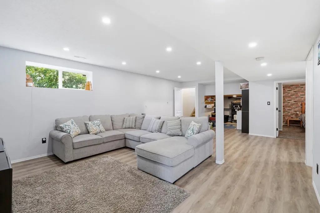 104 Oak Drive Red Deer AB T4P 0C8