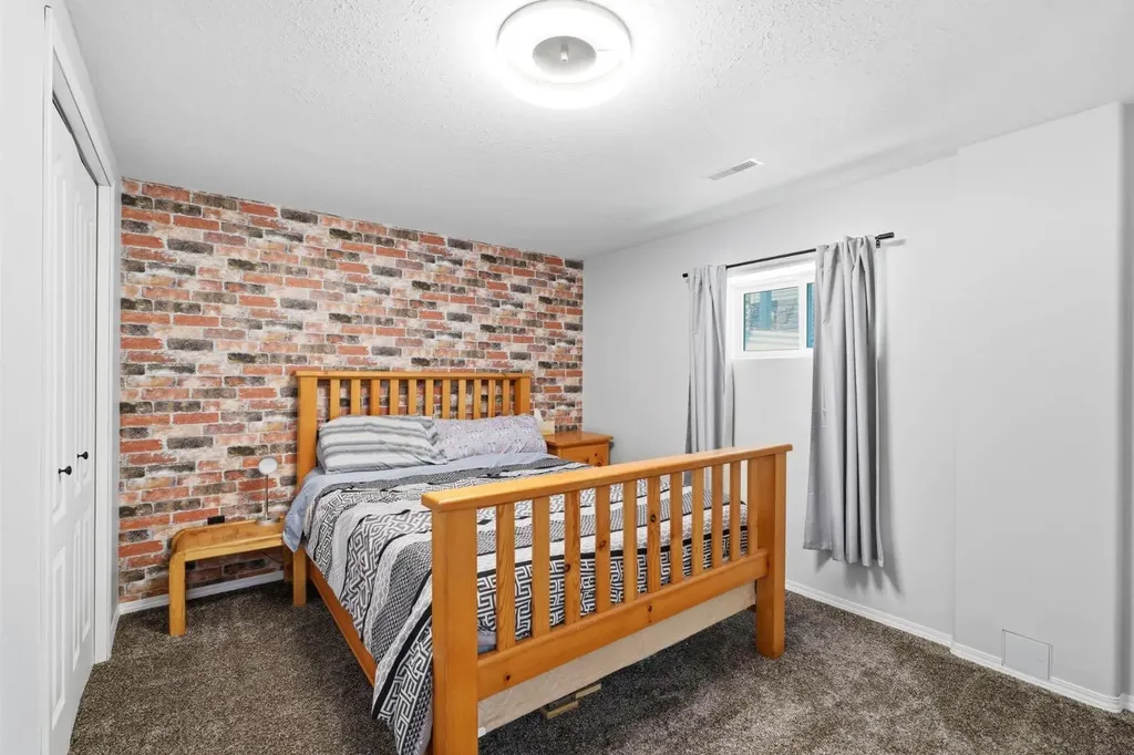 104 Oak Drive Red Deer AB T4P 0C8