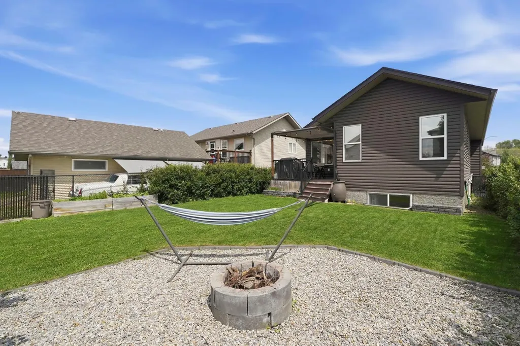104 Oak Drive Red Deer AB T4P 0C8