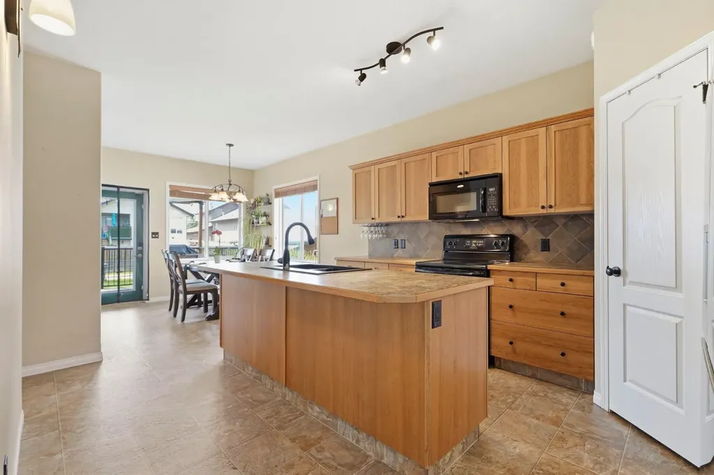 104 Oak Drive Red Deer AB T4P 0C8