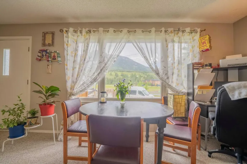 1306 1st Avenue Canmore AB T1W 1M4