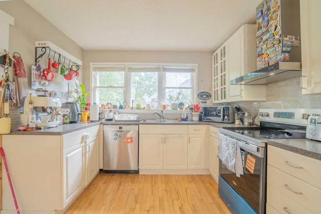 1306 1st Avenue Canmore AB T1W 1M4