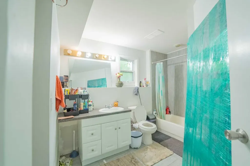 1306 1st Avenue Canmore AB T1W 1M4