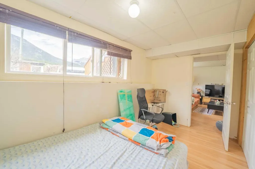 1306 1st Avenue Canmore AB T1W 1M4