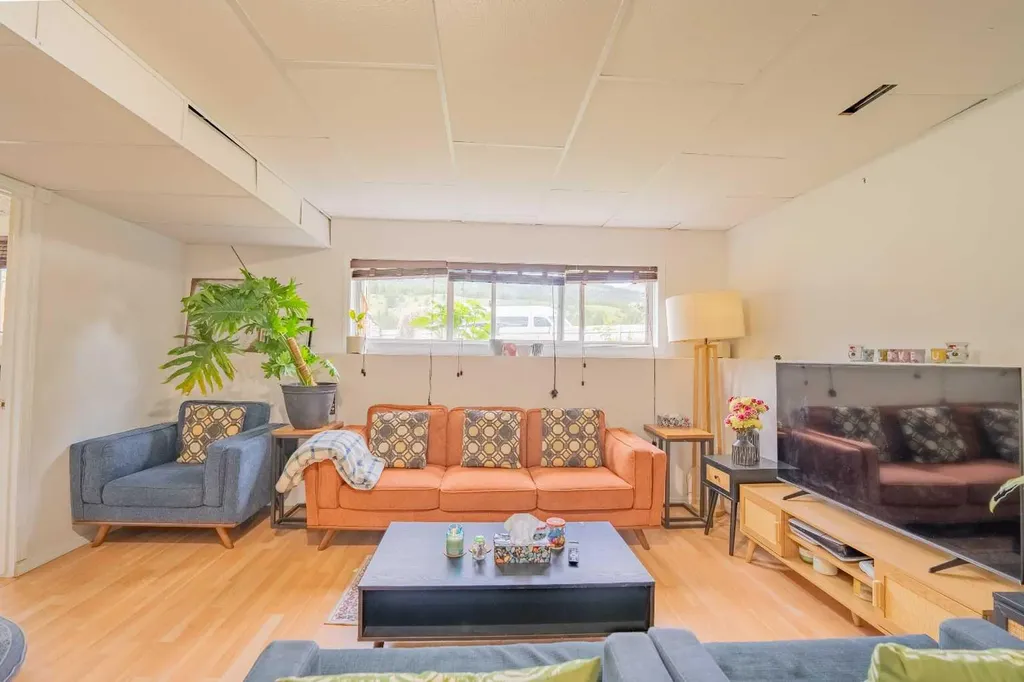 1306 1st Avenue Canmore AB T1W 1M4