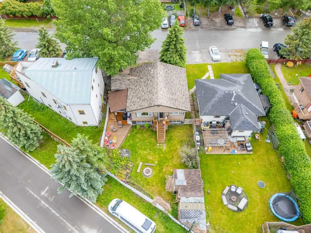 1306 1st Avenue Canmore AB T1W 1M4