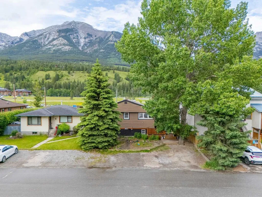 1306 1st Avenue Canmore AB T1W 1M4