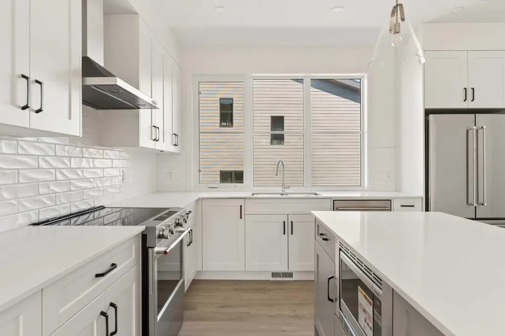 1453 Na'a Drive SW Calgary AB T3H 6H7